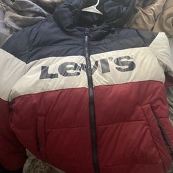 Like Mew Levi’s Puff Coat 