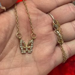 Gold Diamond Necklace. 