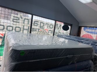 KING SIZE SIMMONS BEAUTYREST HYBRID MATTRESS & BOX SPRINGS BED SET