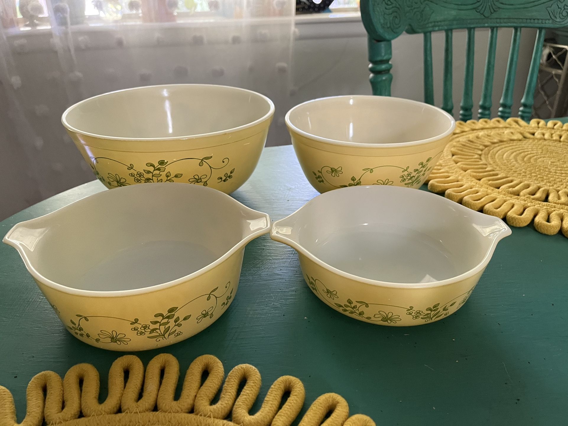 Vintage Pyrex Shenandoah 4 Piece Set