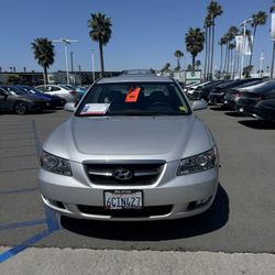 2008 V6 Hyundai Sonata LOW MILAGE!!
