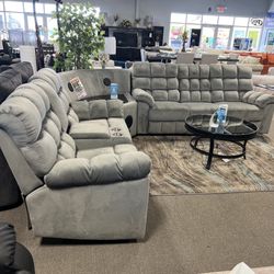 Lovely 3Pc Living Room Set🤍🤍 Easy Financing Available ✅
