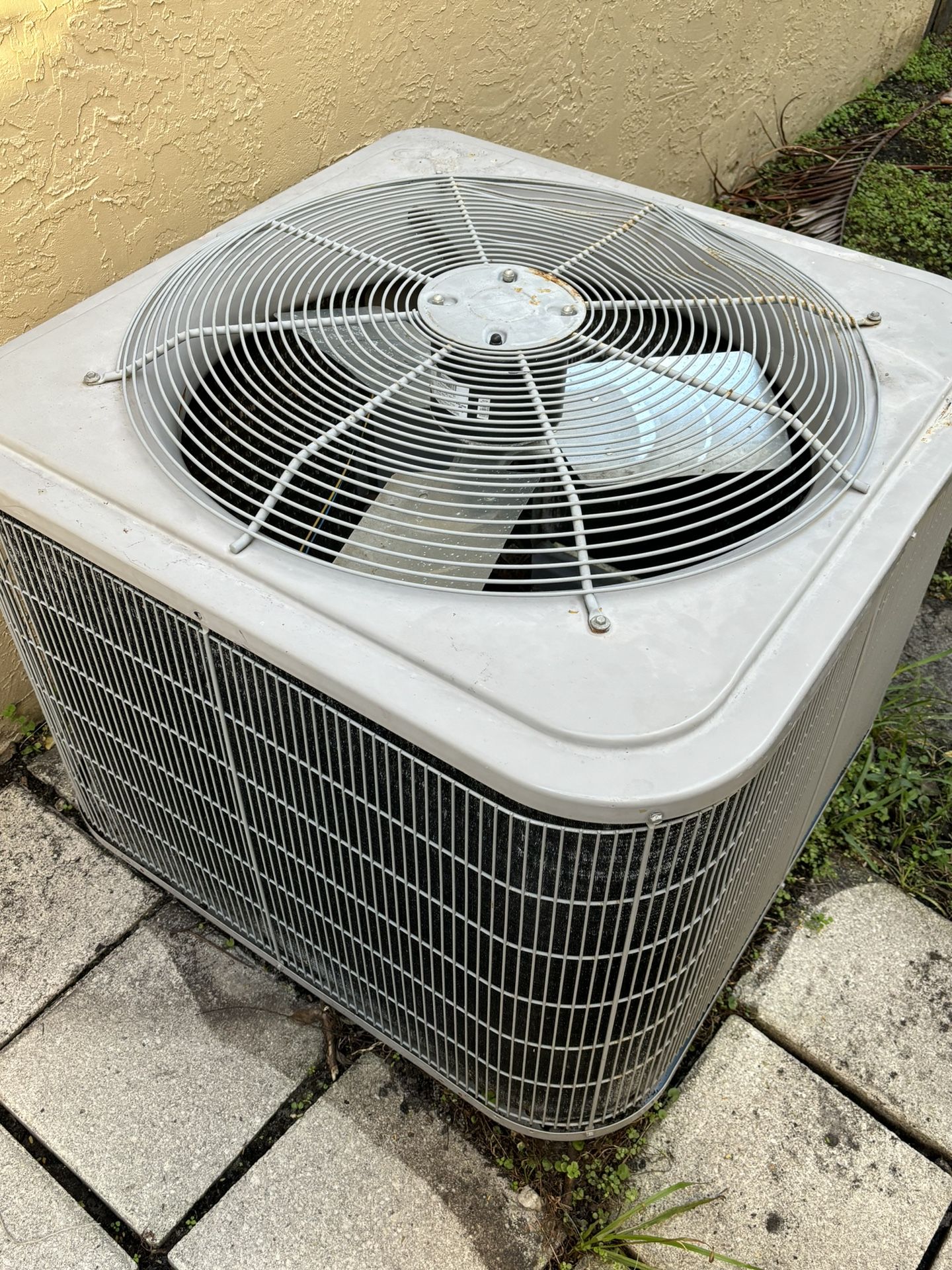 Carrier 3 Ton  condenser Freon:410A