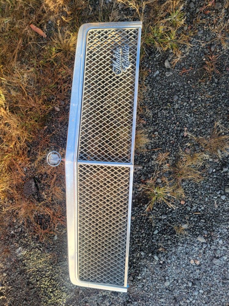 76 Malibu Classic Grille Assembly