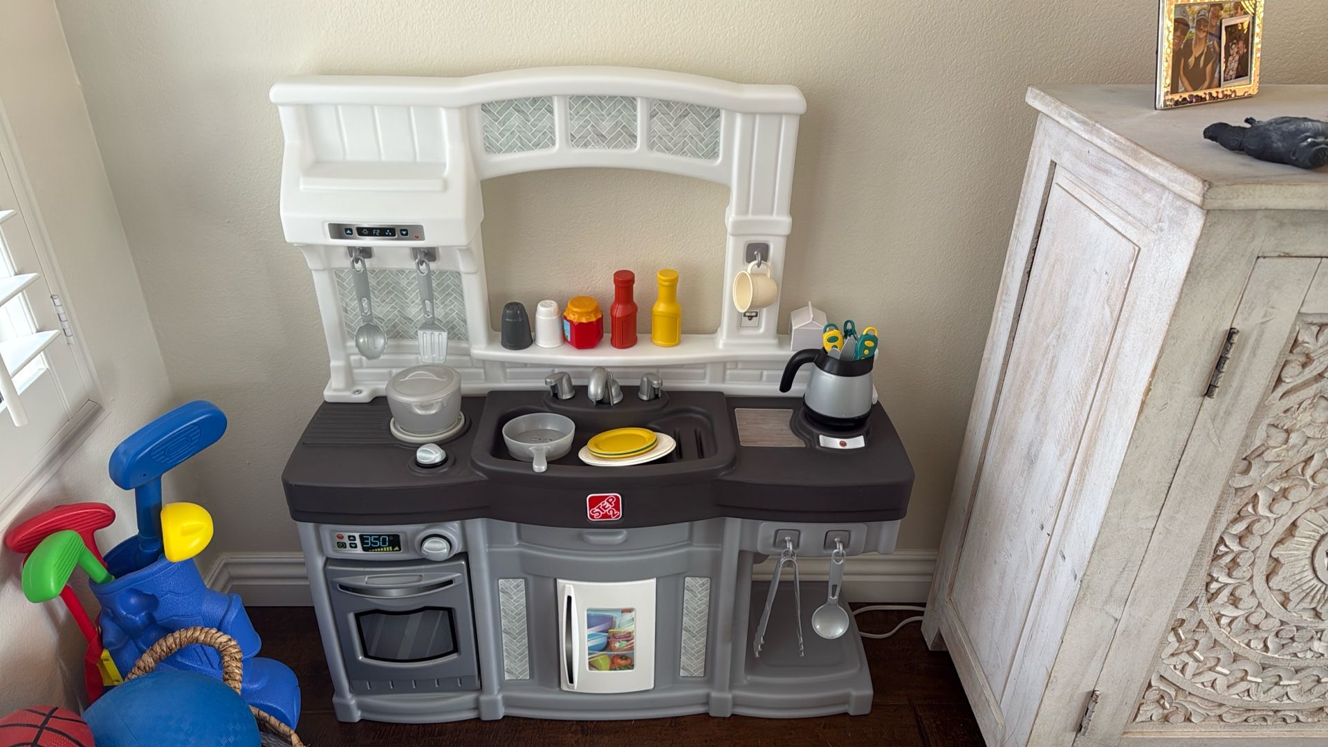 Kitchen With All The Features