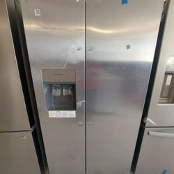 Frigidaire Side By Side Refrigerator New Scratch And Dent With 6month's Warranty 