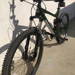Large Fuji Reveal Mnt Bike