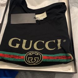 Gucci Men’s T Shirt Small Over Sizes New W Tags 