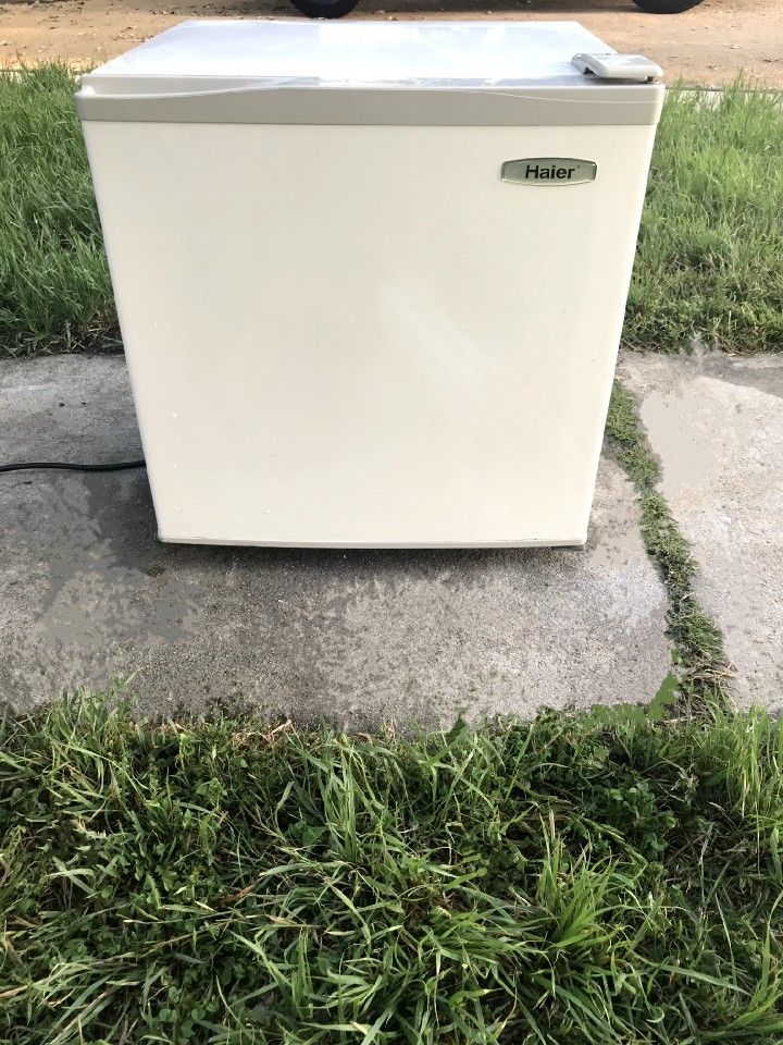 !! Mini Refrigerator “Haier”