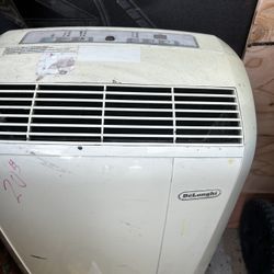 De'Longhi Pinguino PAC N115EC portable air conditioner. 