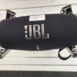 Jbl Xtreme3 With Strap & Charger