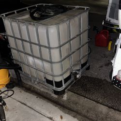 275 Gallon Water Tank