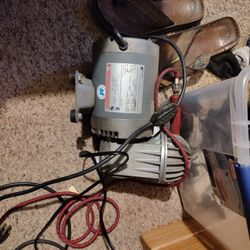 This Here Be  Spray Paint Air Brush Thing