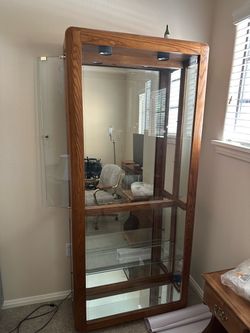 Display cabinet with lights