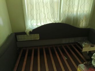 Daybed With Twin Underth