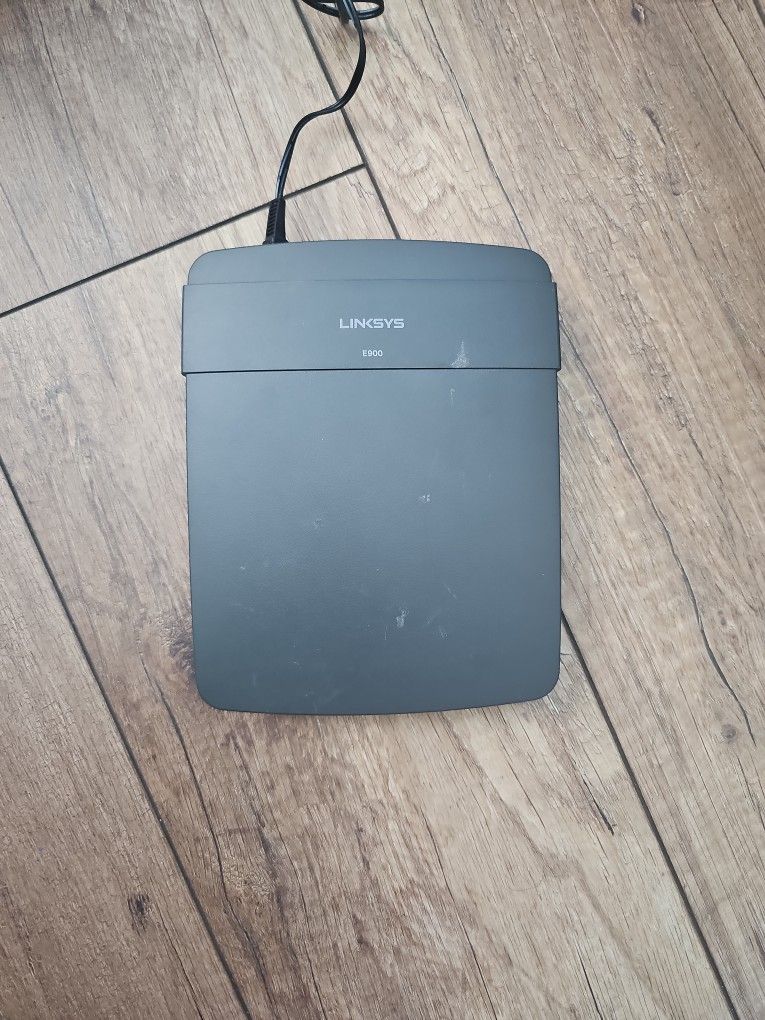 Linksys E900 WiFi Router