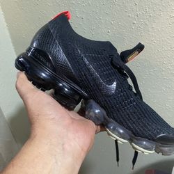 Super Rare” Nike Air VaporMax Flyknit 3 Black Snakeskin, like new” Size 11