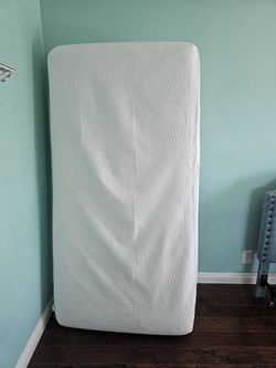 TWIN Serta Brindale II With box Spring 