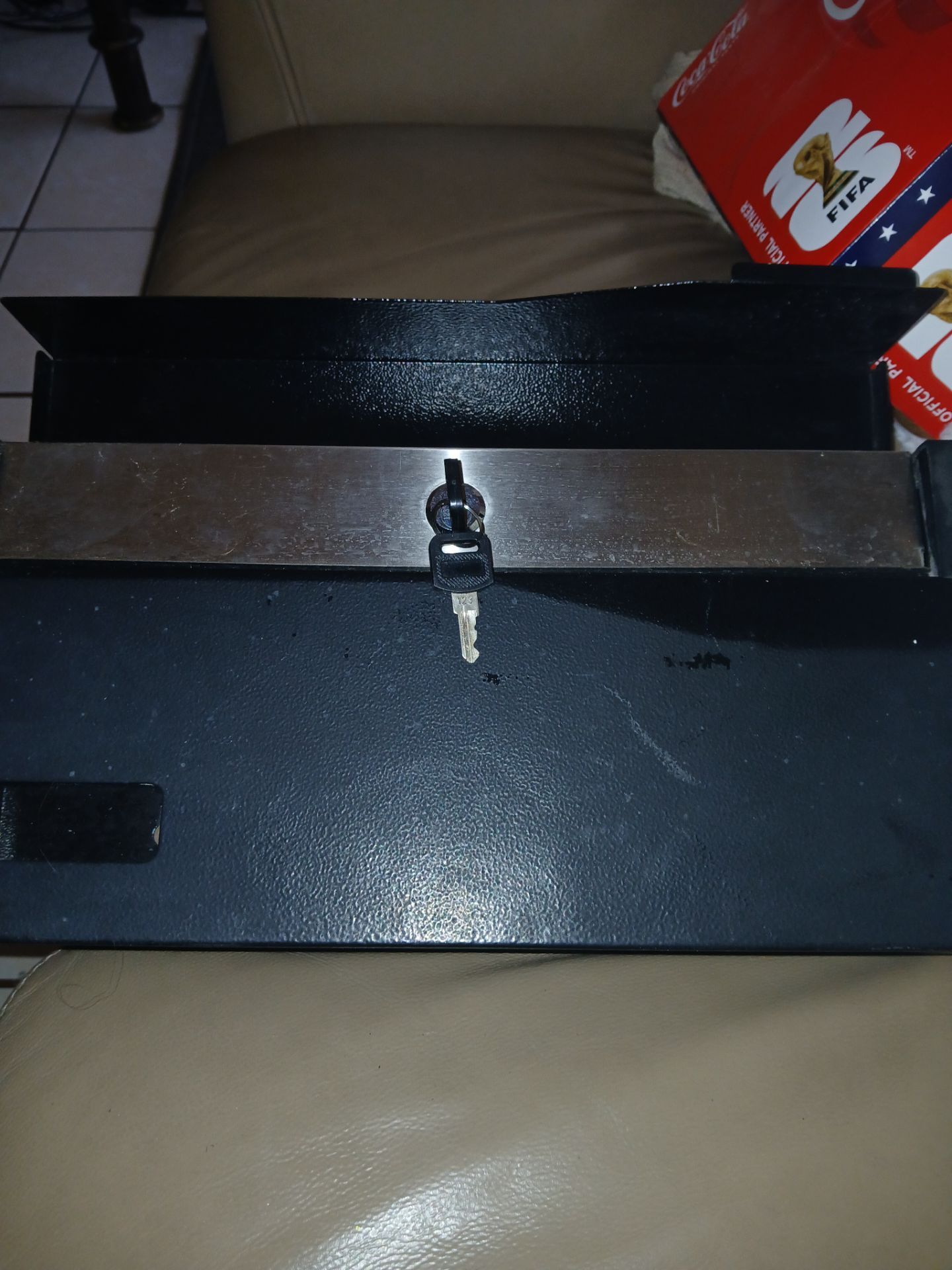 METAL MAIL BOX 2 KEYS
