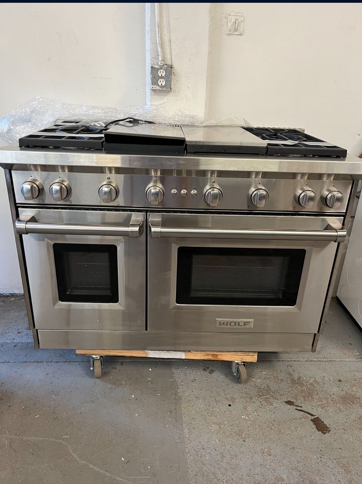 48” Wolf Gas Range