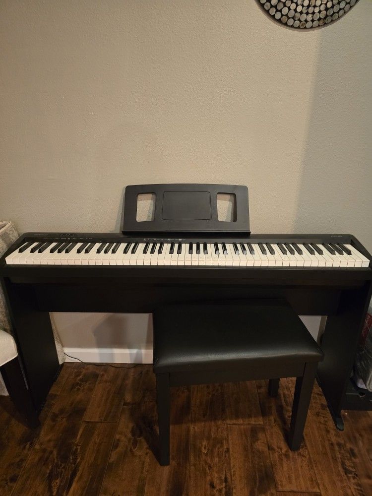 Roland FP10 Electric Piano, Black