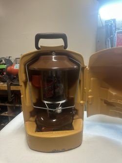  Vintage Coleman Lantern brown With Yellow Case
