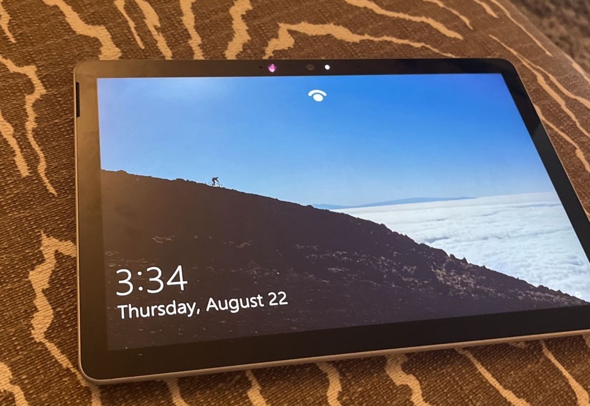 Microsoft Surface Go 3-10.5" Touchscreen - Intel Core i3-8GB Memory - 128GB SSD - Device Only  - Platinum (Latest Model) (Renewed)