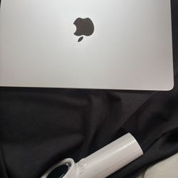 Mac Book Air  Model A2681