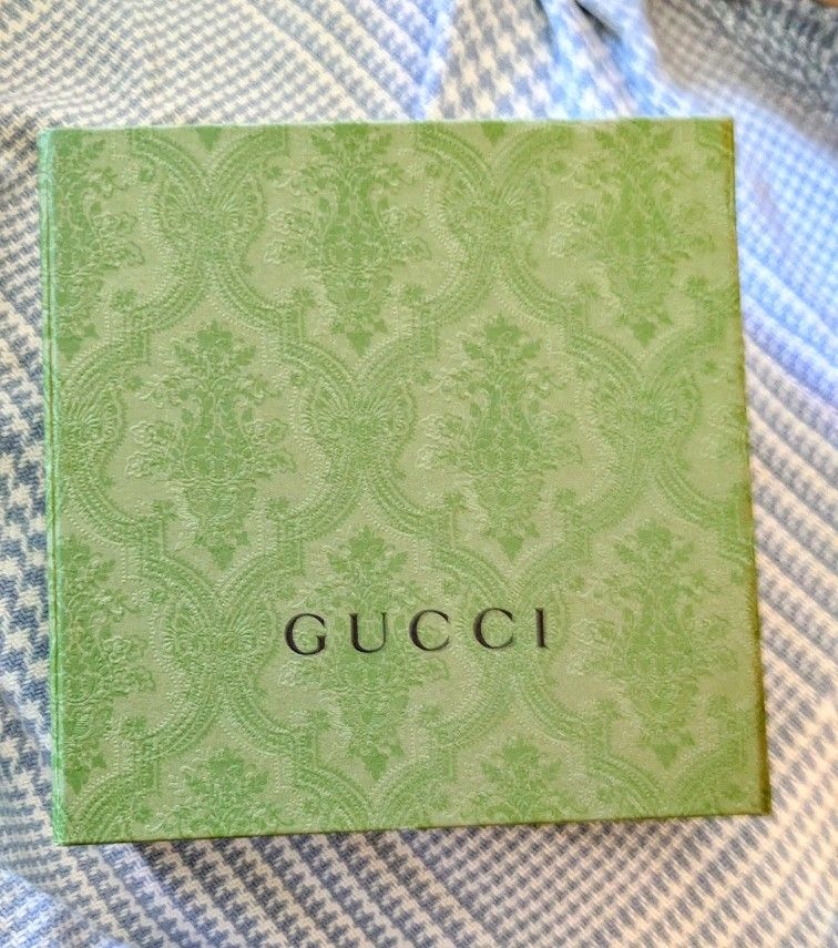 GUCCI Bundle 100% Authentic Limited Edition, 2 Canvas Bags Gucci ribbon & Box!