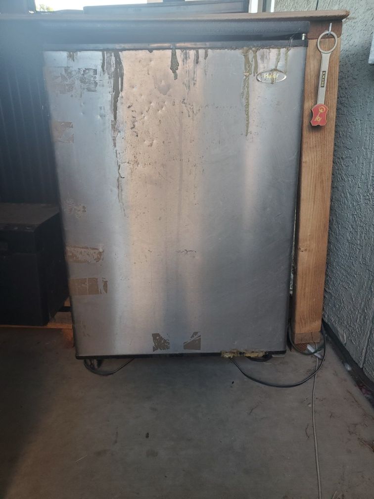 Haier kegerator for Sale in Laveen Village, AZ OfferUp