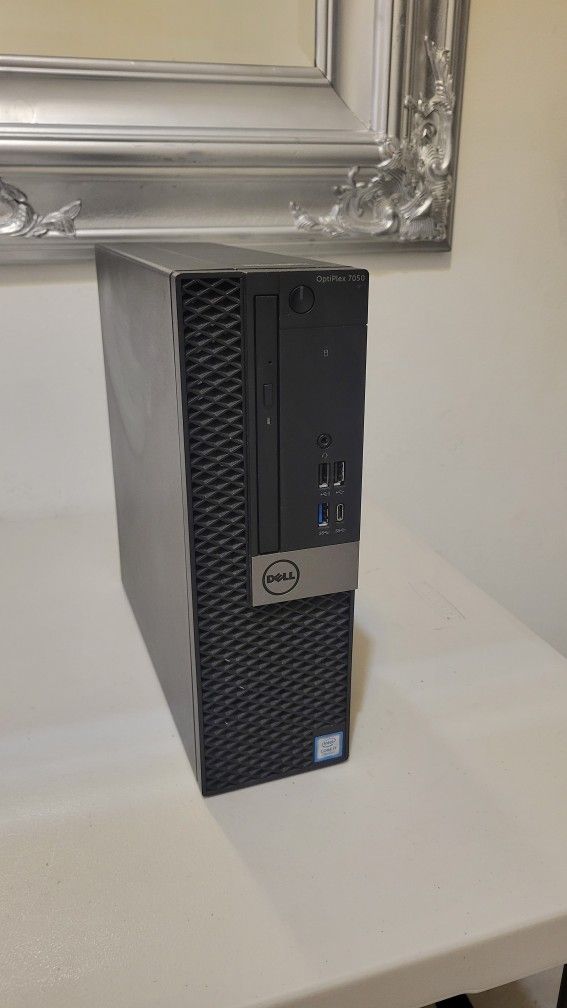 DELL Optiplex 7050 SFF Core i7 7th Gen. 16GB RAM. 128GB NVME M.2 SSD and 500GB HDD. WINDOWS 11PRO.