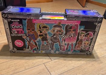 LOL Surprise OMG Remix Super Surprise 70+ Surprises, 4 Fashion Dolls & 4 Dolls
