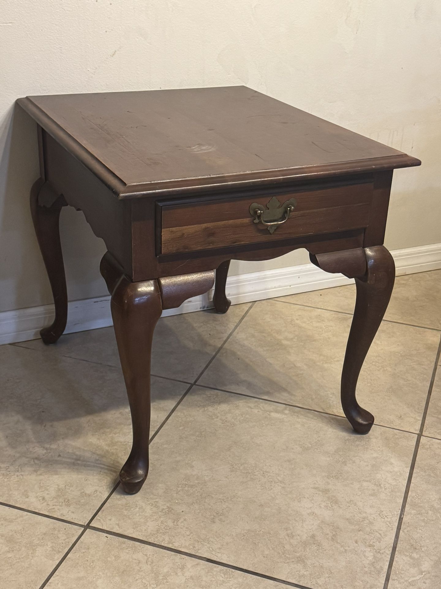 Vintage Broyhill Solid Mahogany Wood Side/End Accent Table With Drawer