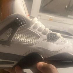 2 Cement 4s Go For 700 On Goat Mine 250 Wit Out Box For 250 I Will And In Yezzys For 335
