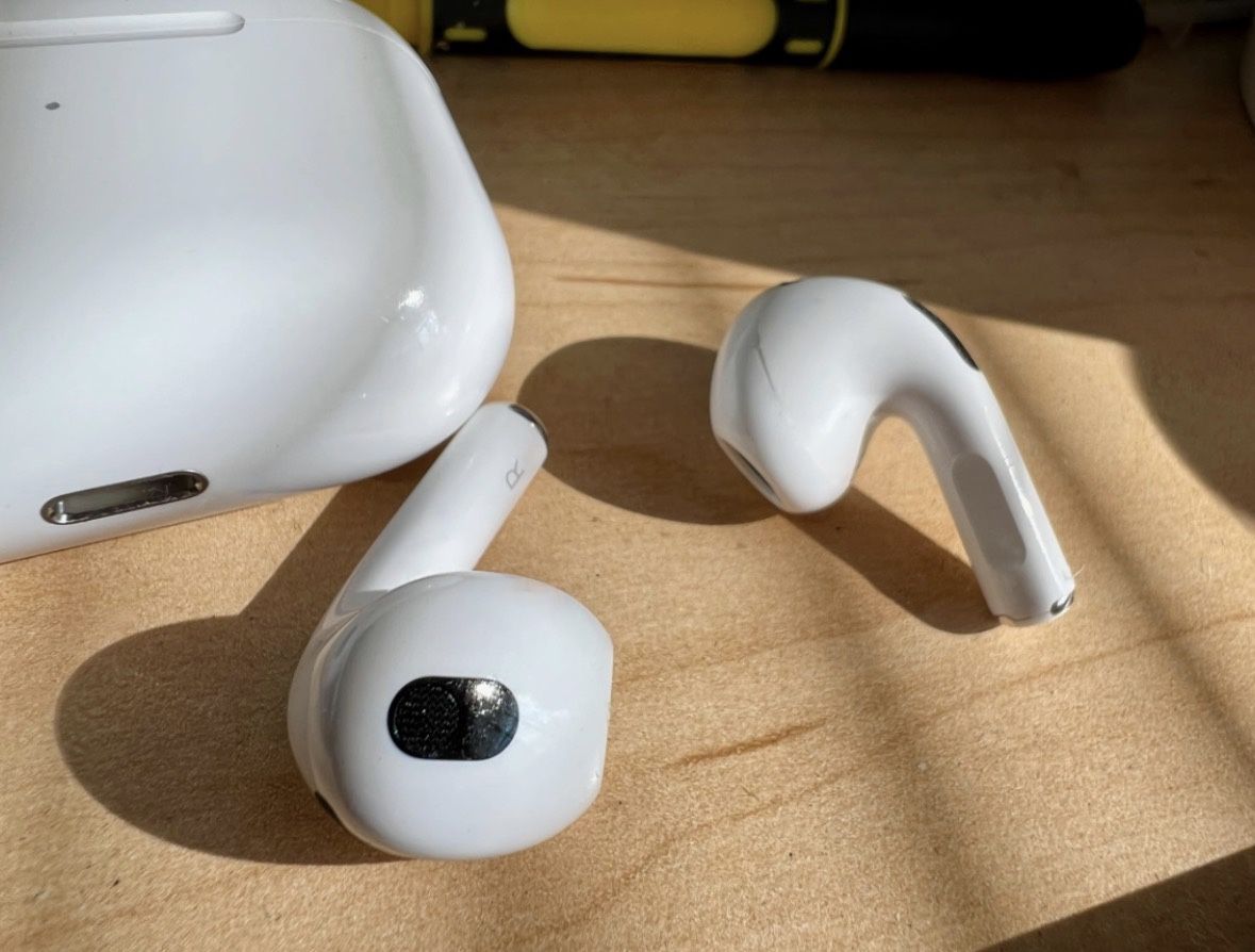AirPod Gen 3