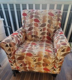 Sofa chair FREE PICK UP TODAY