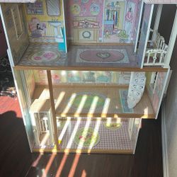 Free Large Dollhouse