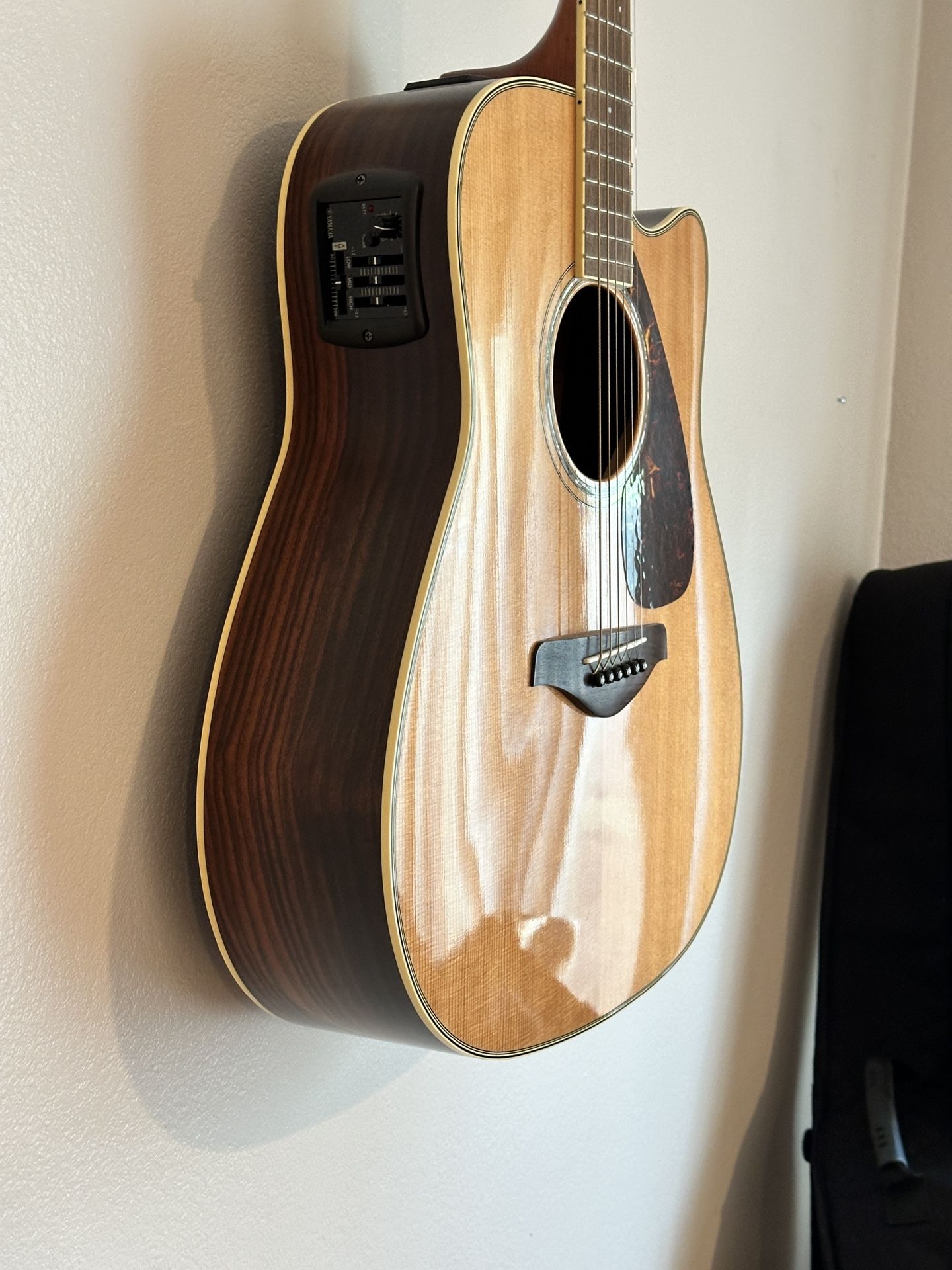 Yamaha FGX730SC
