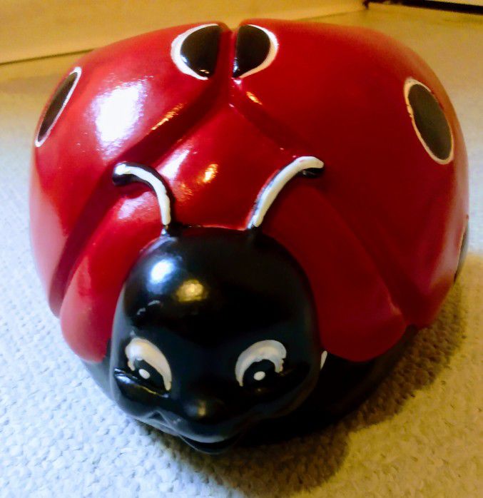 NEW HAND PAINTED WOODEN SMILING ROUND LUCKY POLKADOT LADYBUG INDOOR/OUTDOOR PLANTER POT STATUE DECOR 
