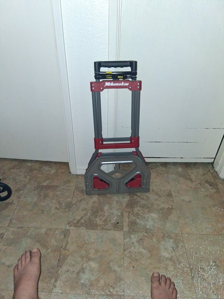 Milwaukee Fold Up Truck