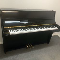 Kawai studio upright piano/will deliver!! 