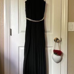 Black Dress (Long)  w/Gold Belt