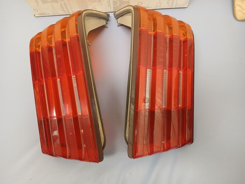 Mercedes-benz Left Right Tail Lights