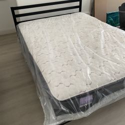 Queen Bed Frame With Mattress 