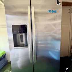 Kenmore Refrigerator And Freezer! Ice Maker Is Working Great! 