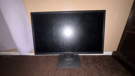 Dell Monitor with Adjustable Stand (HDMI/DisplayPort/VGA)