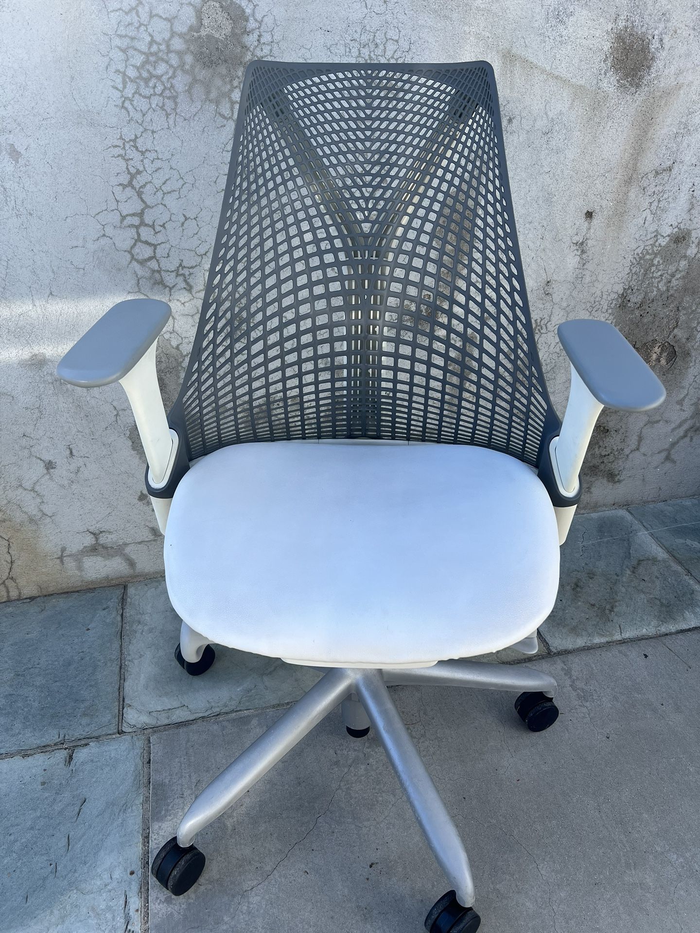 Herman Miller SAYL Chair (Fog/Studio White)