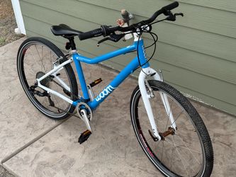 Woom 5 8 speed light weight aluminum kids bike