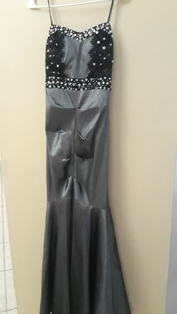 Vestidos de gala y noche. Diferentes colores y estilos.una sola vez usados. Entre $20 y $50.