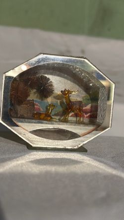 Vintage Mid-Century Modern Lucite Diorama PaperweightTheme: Woodland / Forest Scene featuring a Deer and FawnEra: circa 1950s - 1960s